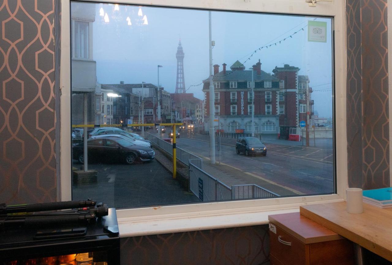 Starlux Hotel Blackpool Exterior photo