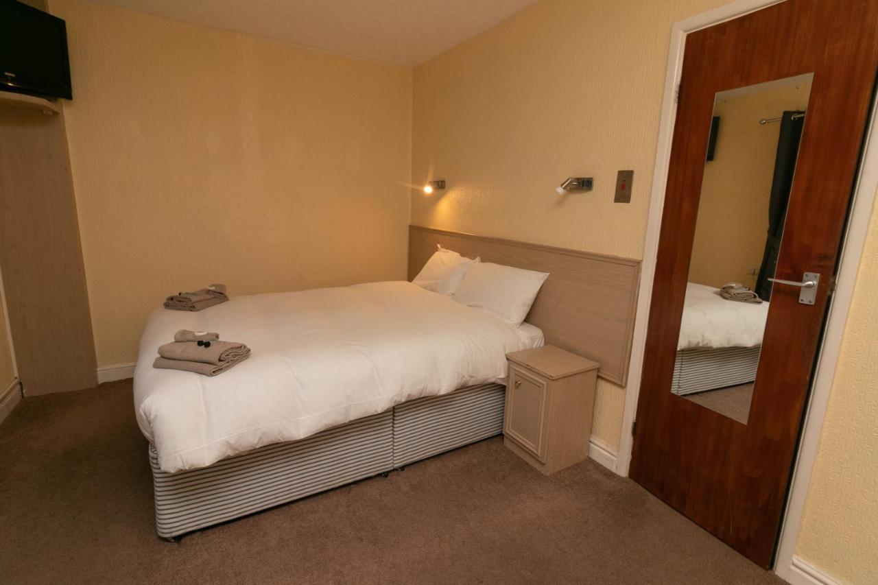Starlux Hotel Blackpool Exterior photo